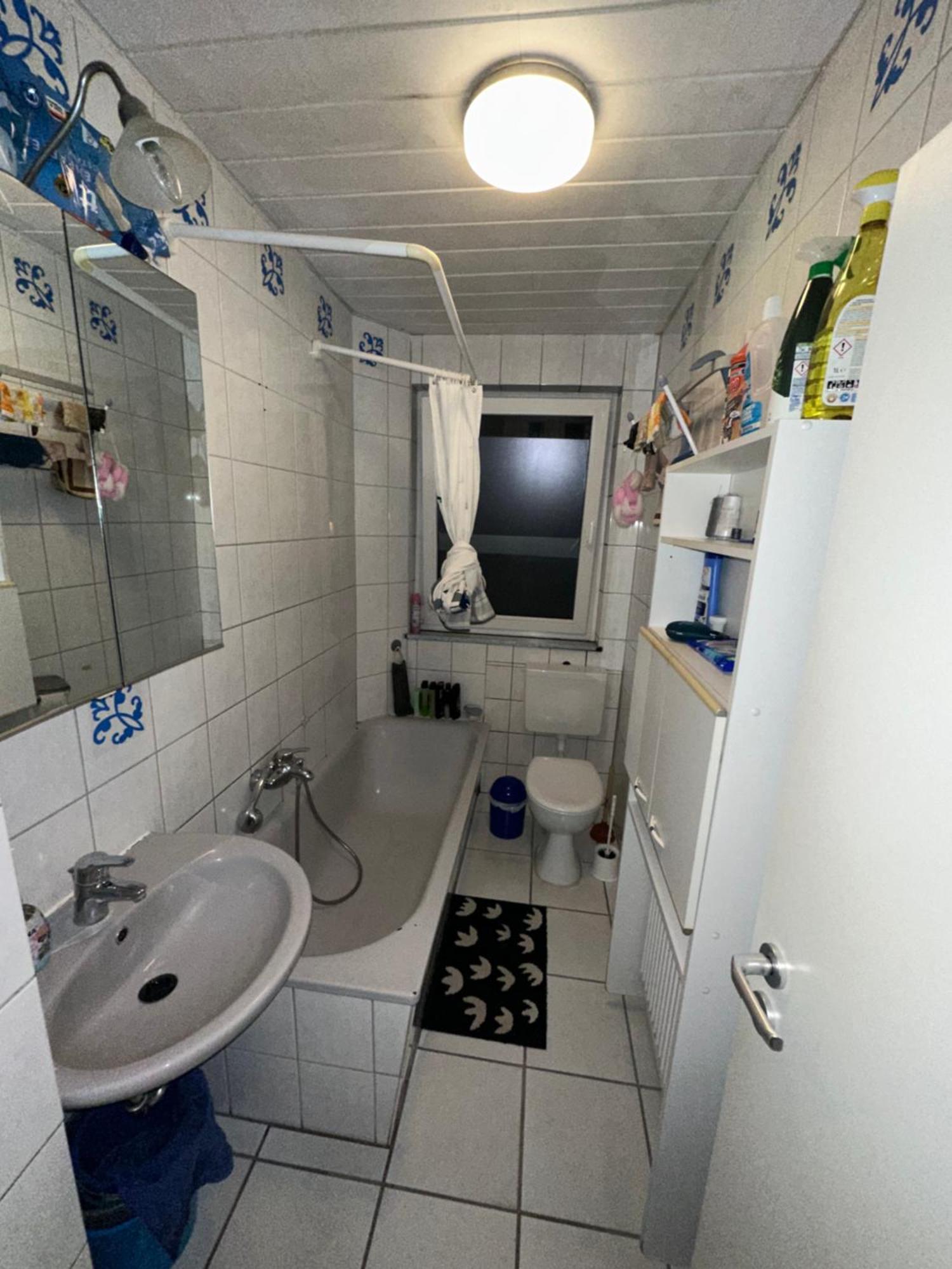 Schoenes Zimmer In Bahnhofsnaehe In Einer Wohnung Mit Grosser Terrasse Giessen Bagian luar foto
