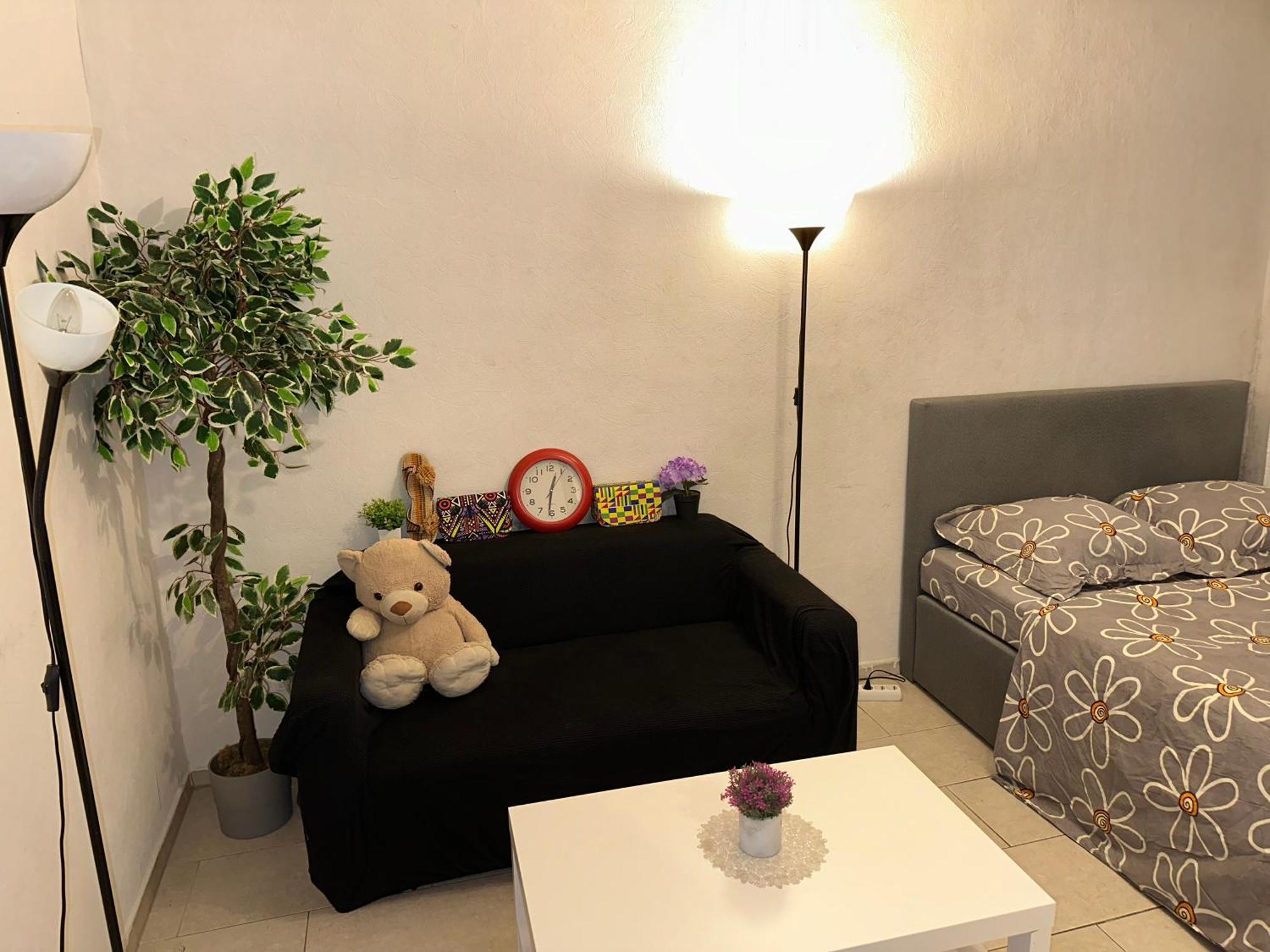 Schoenes Zimmer In Bahnhofsnaehe In Einer Wohnung Mit Grosser Terrasse Giessen Bagian luar foto